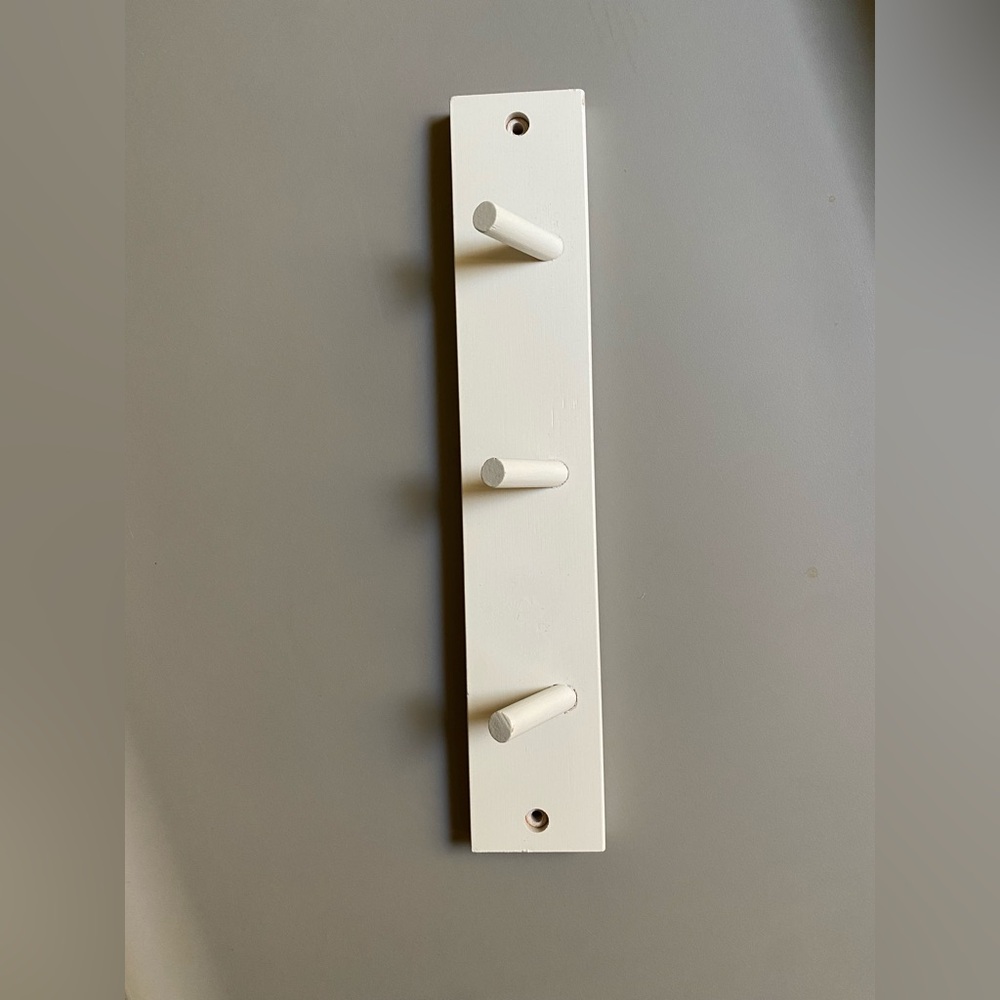 H&M BAMBOO WOOD WHITE MINI HANGER NEW